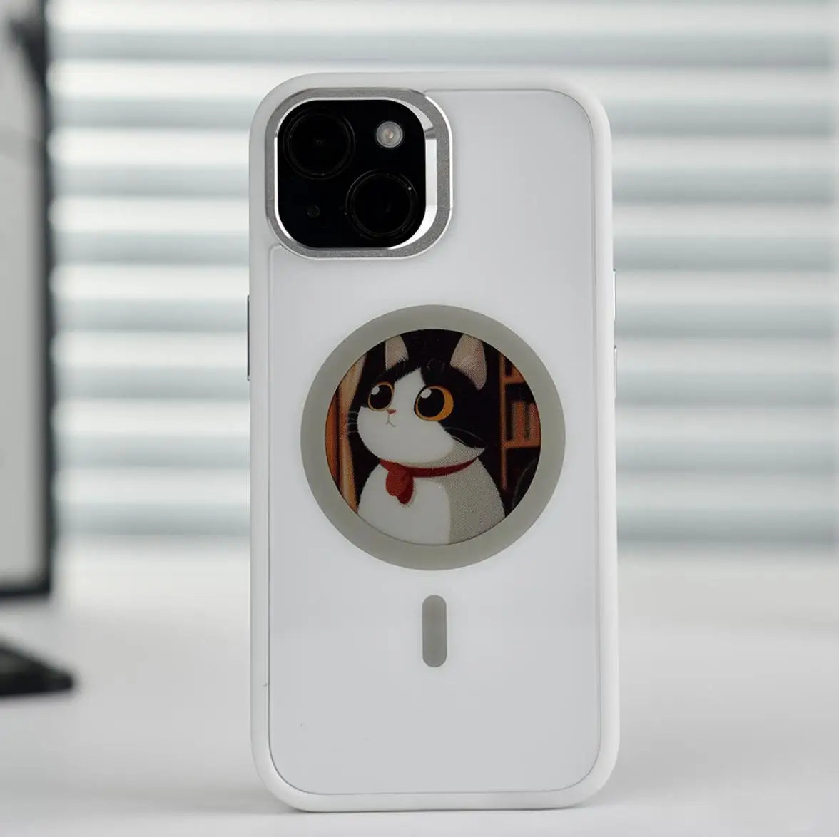  E-Ink Phone Case Photos HD Display
